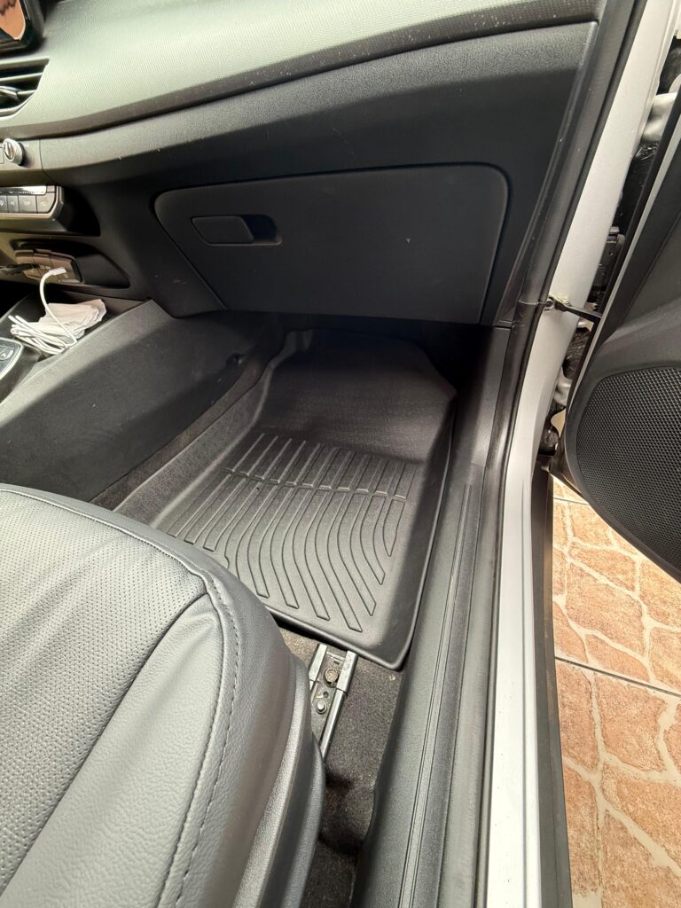 Pisos de calce perfecto Kia K3 2023-2027
