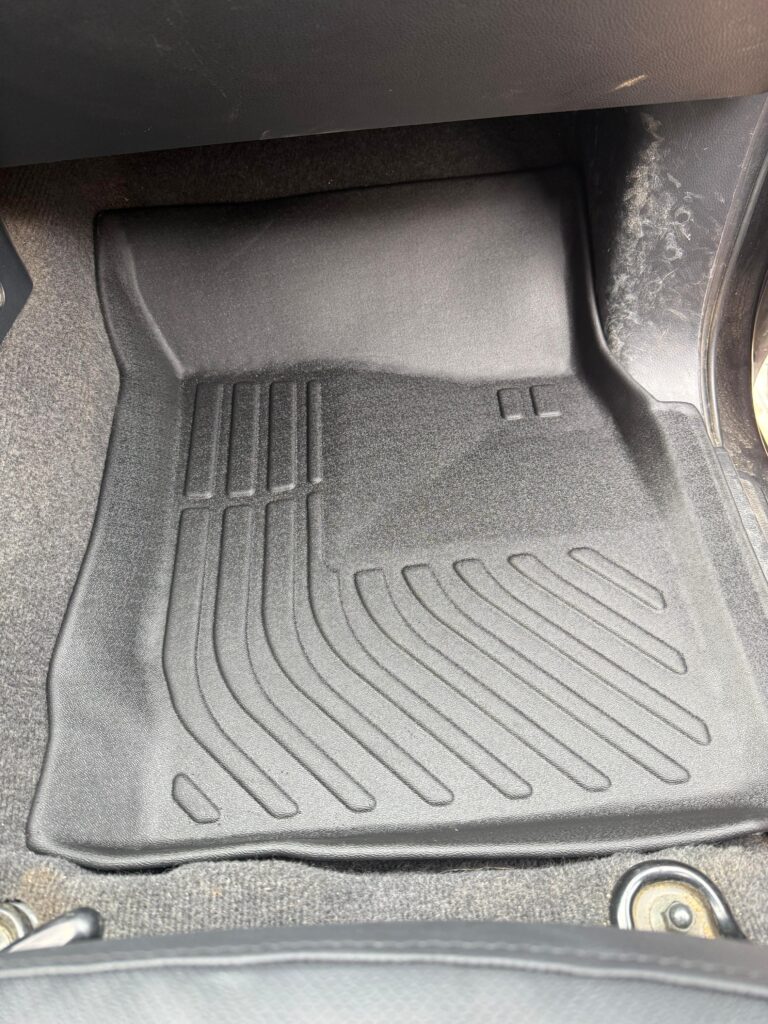 Pisos de calce perfecto Mitsubishi L200 2016-2024