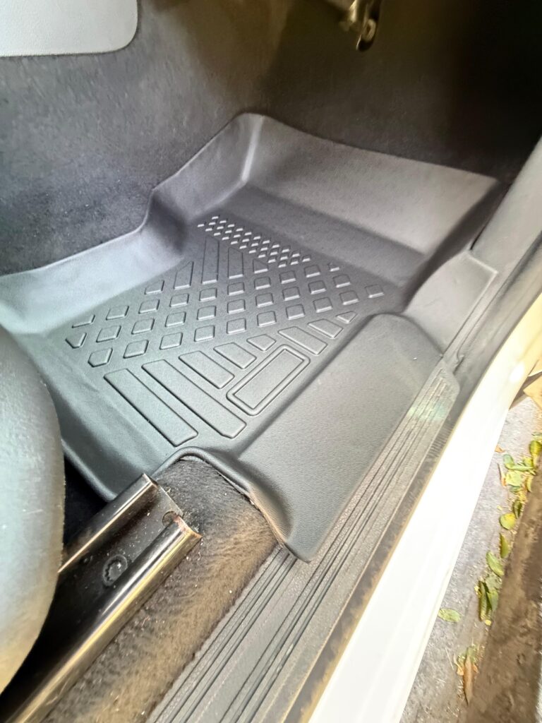 Pisos de calce perfecto Volkswagen Amarok 2010-2025 (con portavaso)